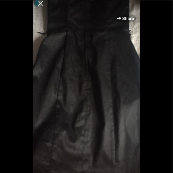 Dresses - Picture 6 of 8